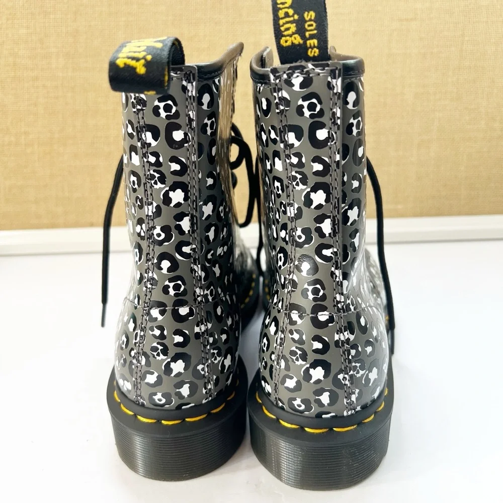 NWOB Dr. Martens 1460 WOMEN'S LEOPARD SMOOTH LEATHER LACE UP BOOTS US 7 EU 38 - Picture 11 of 14